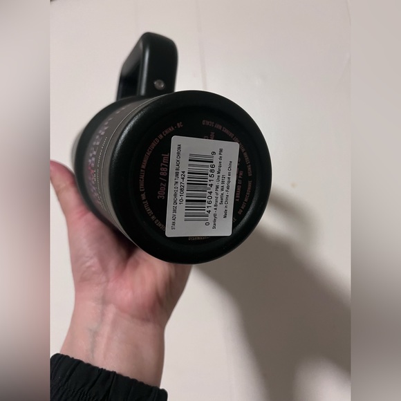 🖤🦄Stanley Black Chroma! 30 0Z last one!! - Picture 3 of 8